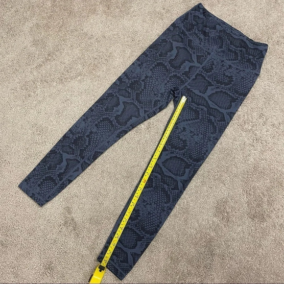 All Fenix Charcoal Python Print leggings high rise size small - Picture 8 of 11